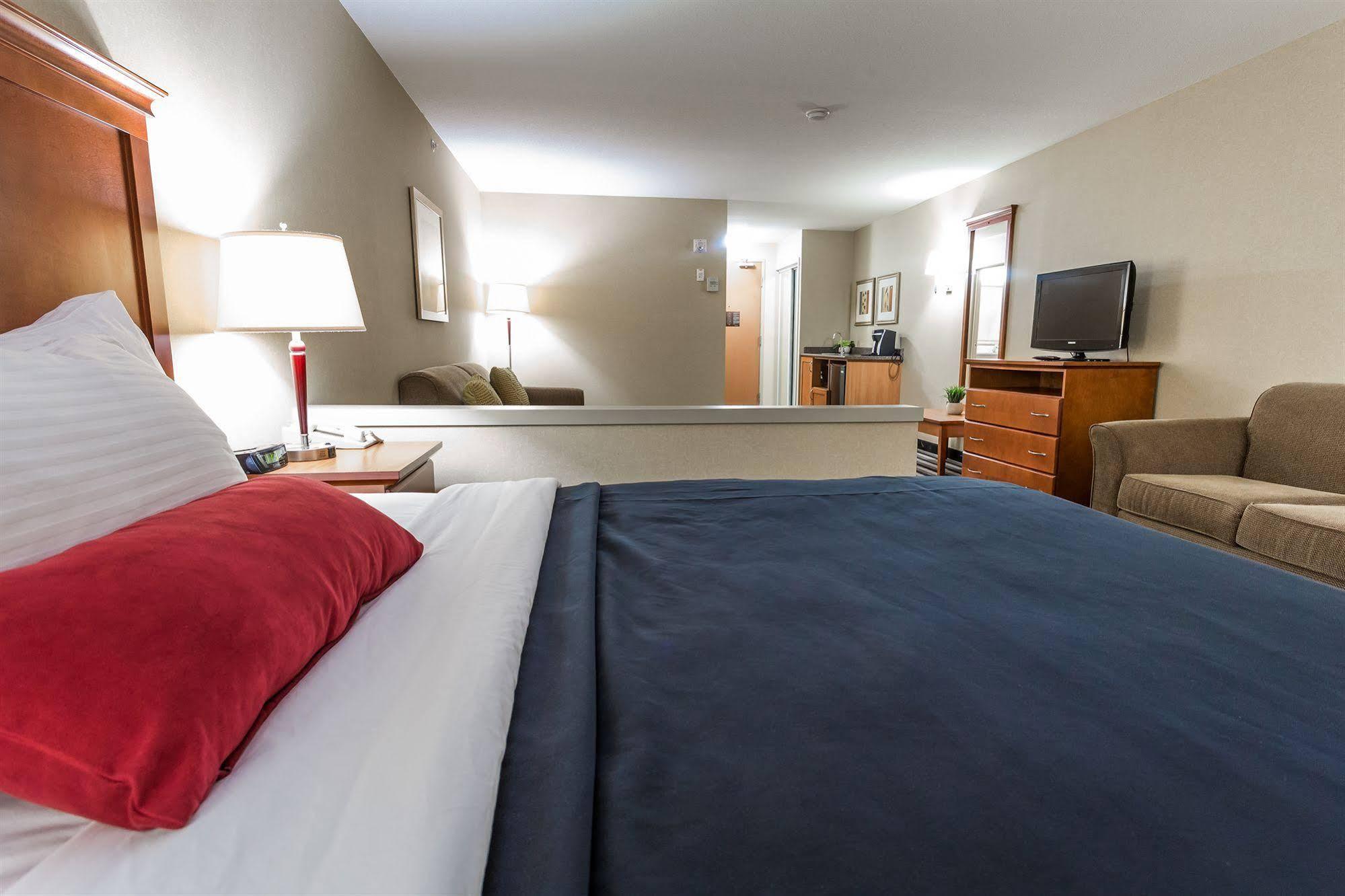 Days Inn & Suites By Wyndham Edmonton Airport Leduc Exteriér fotografie