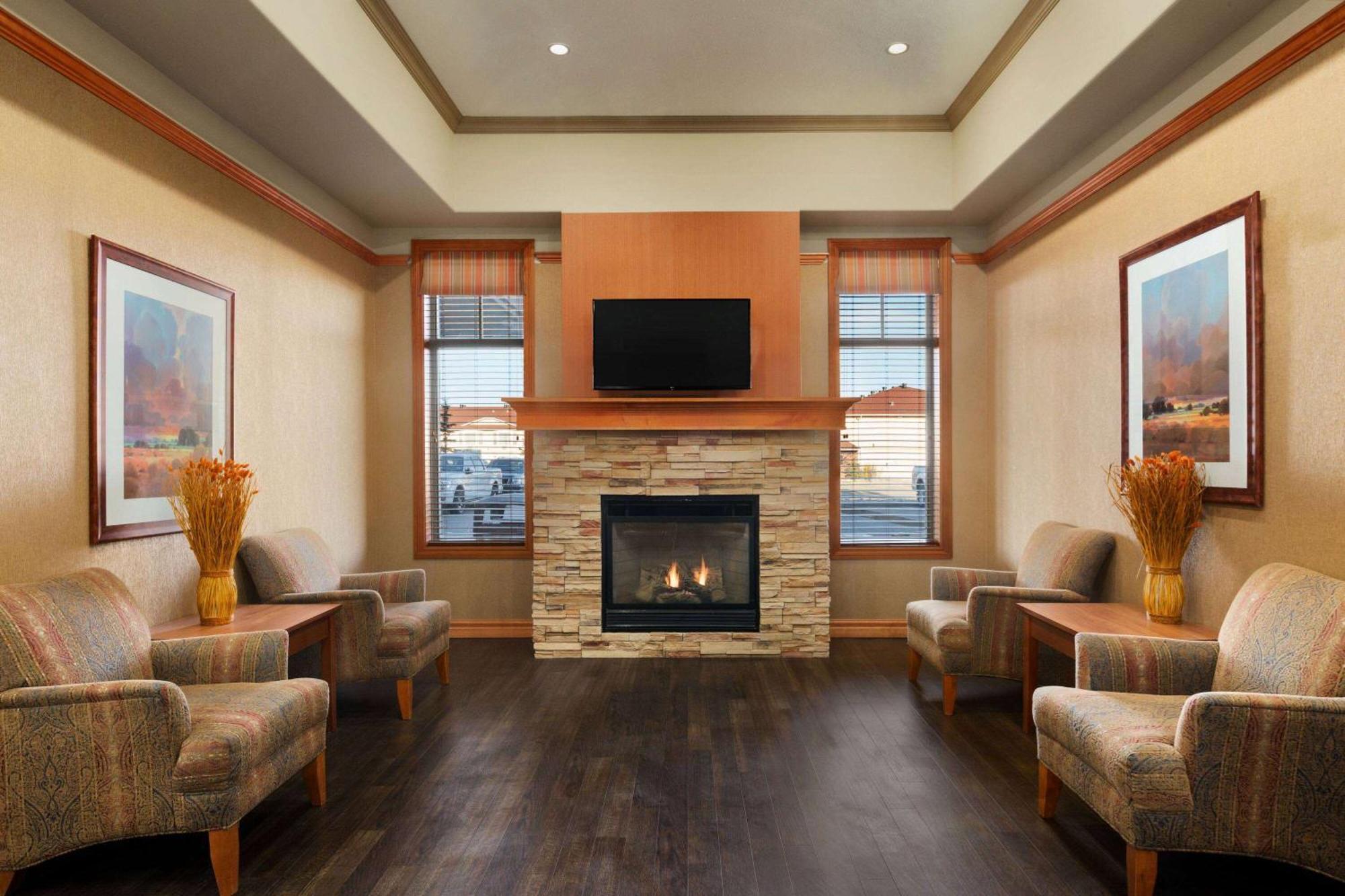 Days Inn & Suites By Wyndham Edmonton Airport Leduc Exteriér fotografie