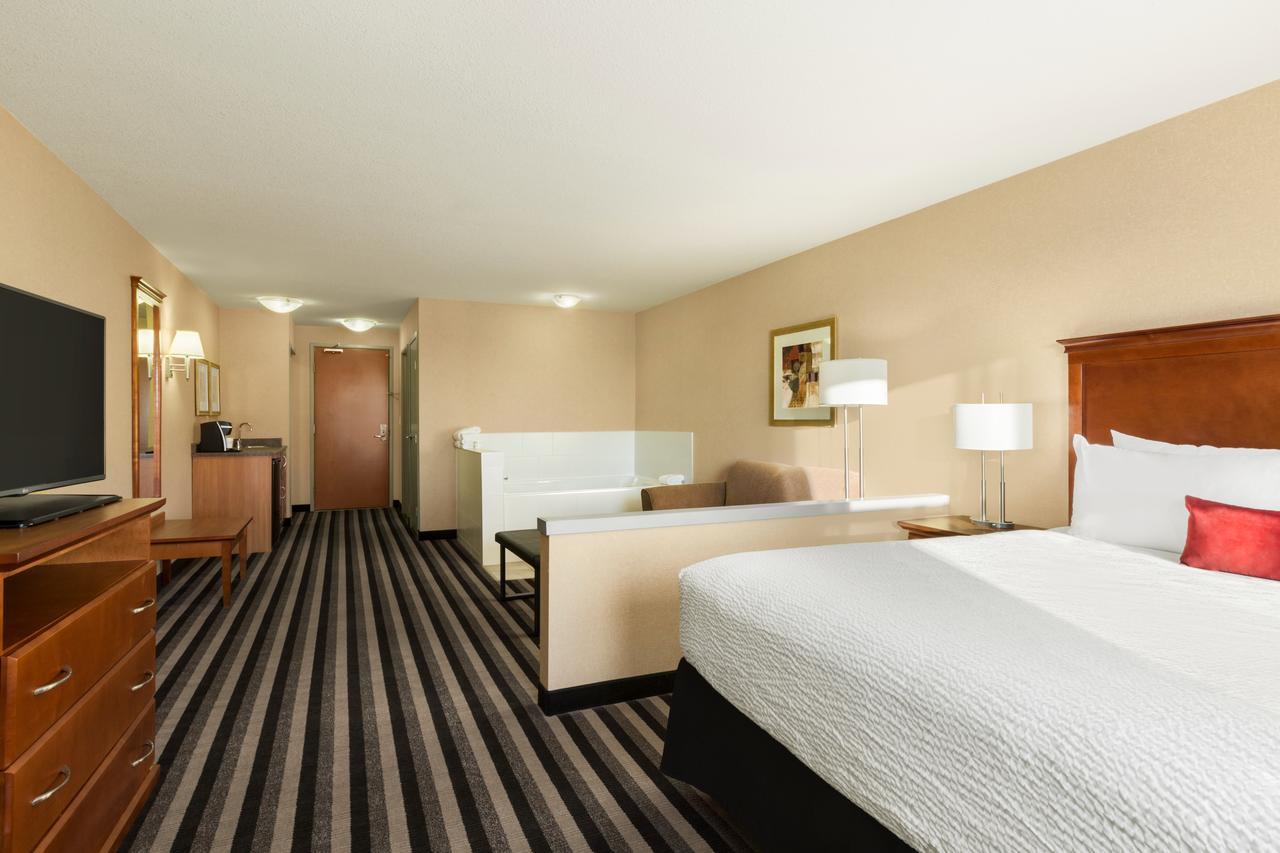 Days Inn & Suites By Wyndham Edmonton Airport Leduc Exteriér fotografie