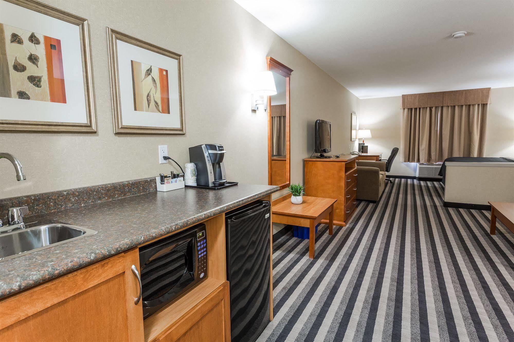 Days Inn & Suites By Wyndham Edmonton Airport Leduc Exteriér fotografie
