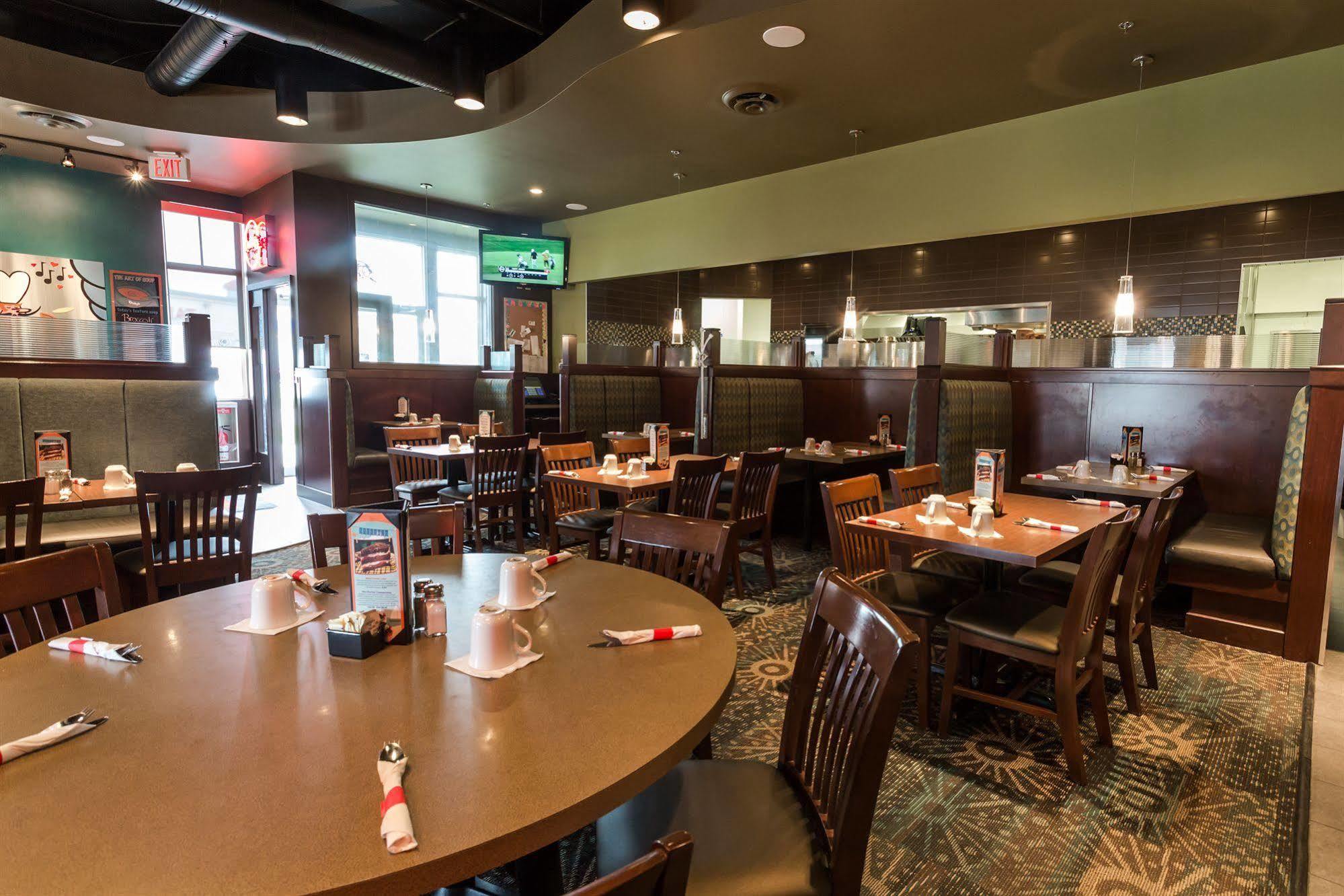 Days Inn & Suites By Wyndham Edmonton Airport Leduc Exteriér fotografie